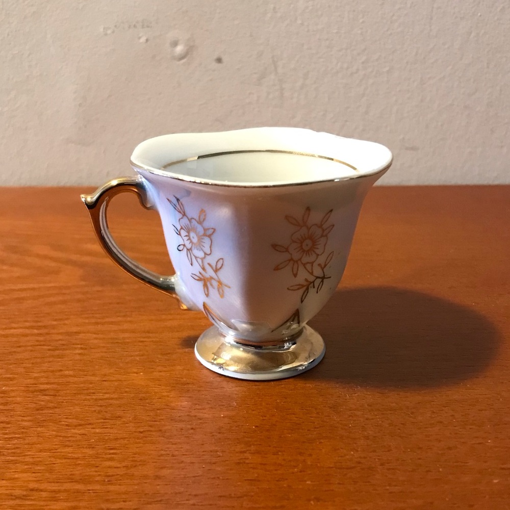 Pretty Teacup Set - Picture 5 of 9